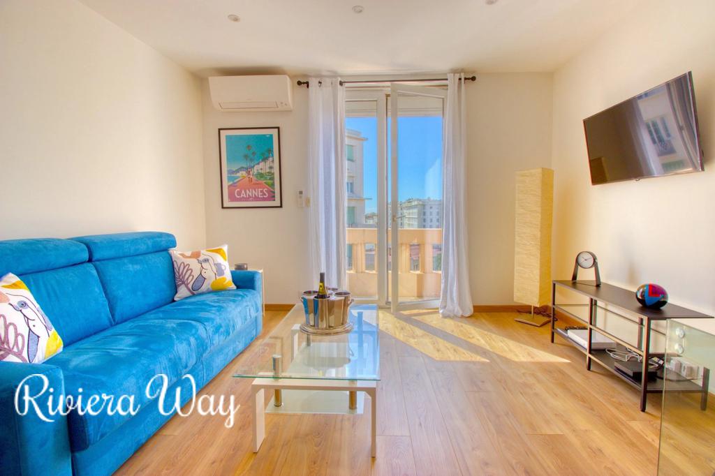 2 room apartment in Cannes, photo #4, listing #105354186
