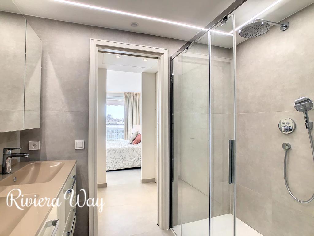 3 room apartment in Boulevard de la Croisette, photo #2, listing #103842312