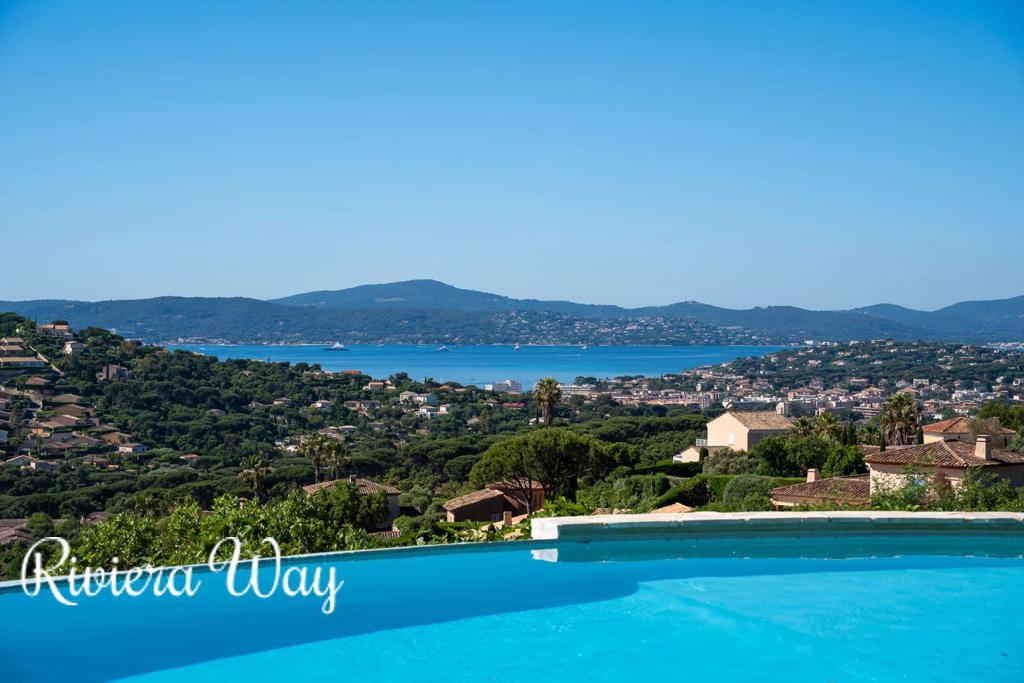 8 room villa in Sainte-Maxime, photo #1, listing #106364790