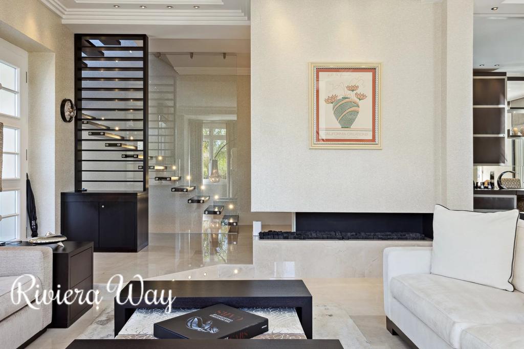5 room villa in Cap d'Antibes, photo #3, listing #103975620