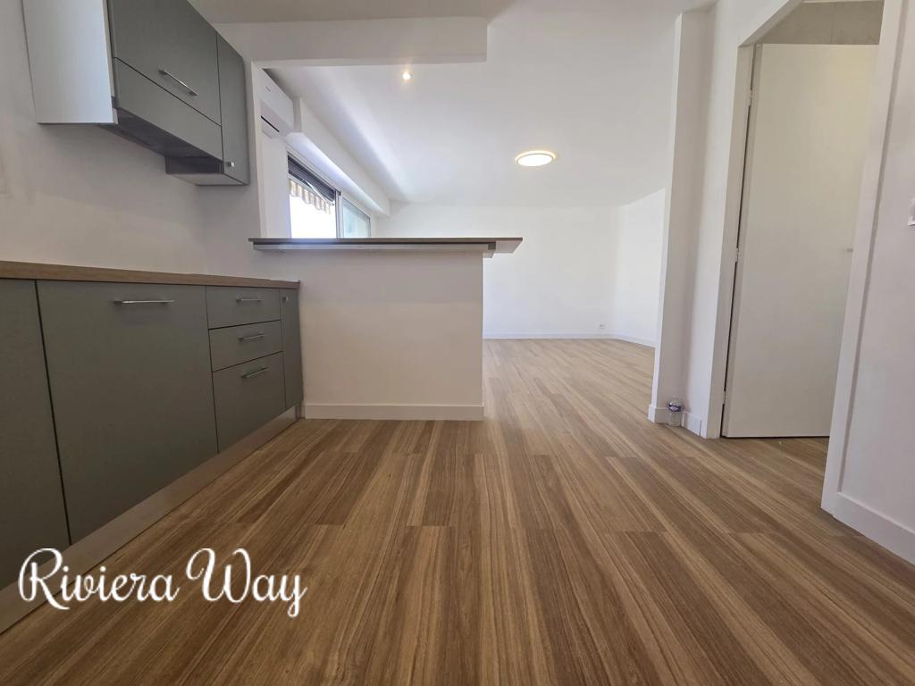 1 room apartment in Juan-les-Pins, photo #8, listing #102952836
