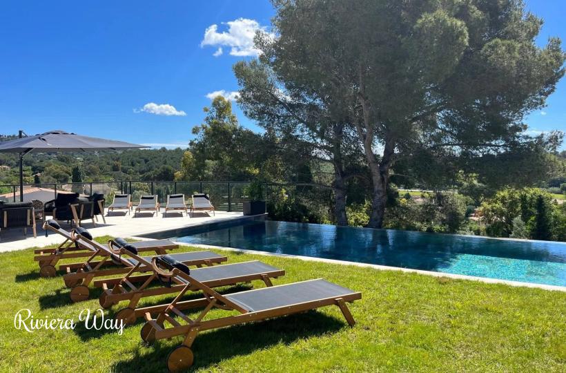 Villa in La Croix-Valmer, 350 m², photo #2, listing #104697432