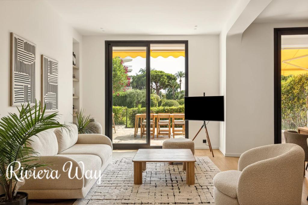 4 room apartment in Cannes, photo #10, listing #103211724