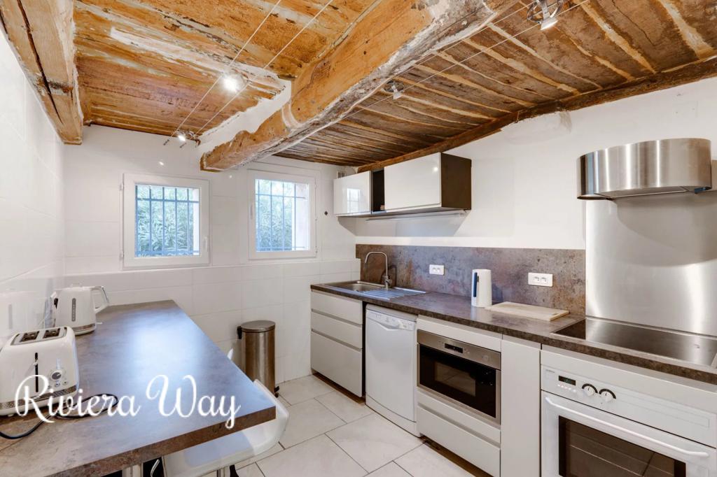 8 room villa in Sainte-Maxime, photo #8, listing #104481342