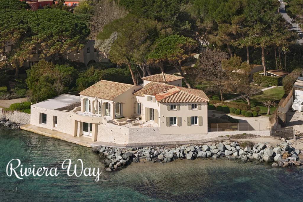 13 room villa in Grimaud, photo #1, listing #105671202