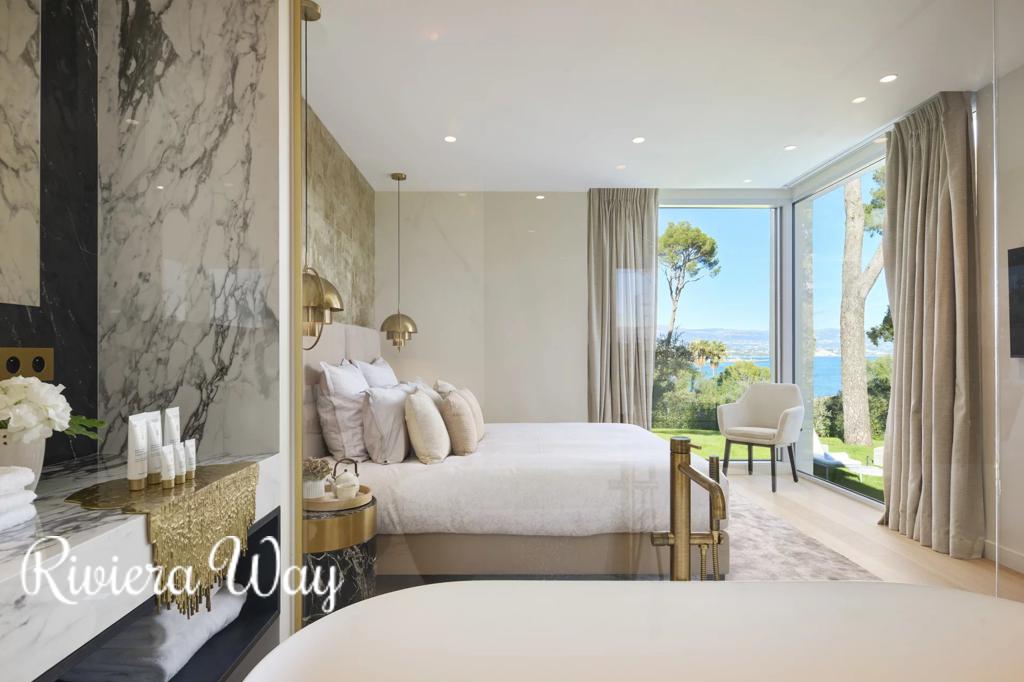 6 room villa in Cap d'Antibes, photo #8, listing #105546714