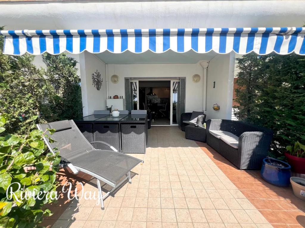 2 room apartment in Golf Juan, photo #10, listing #102992820