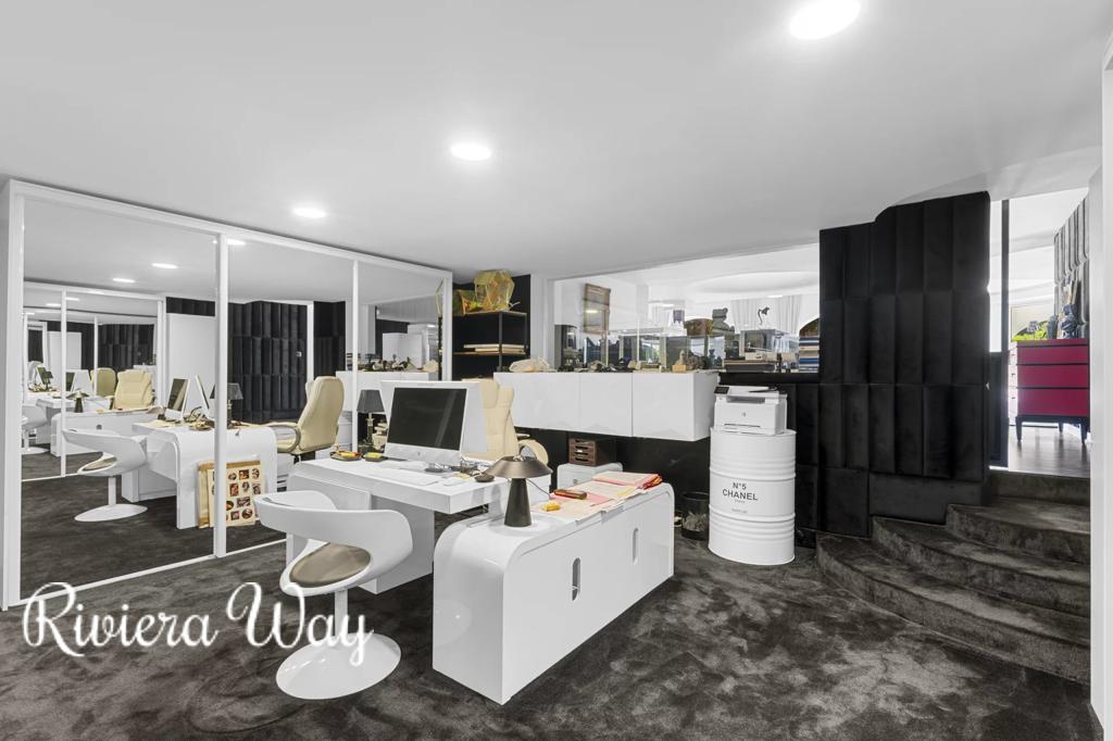 Villa in Mougins, photo #10, listing #103573218