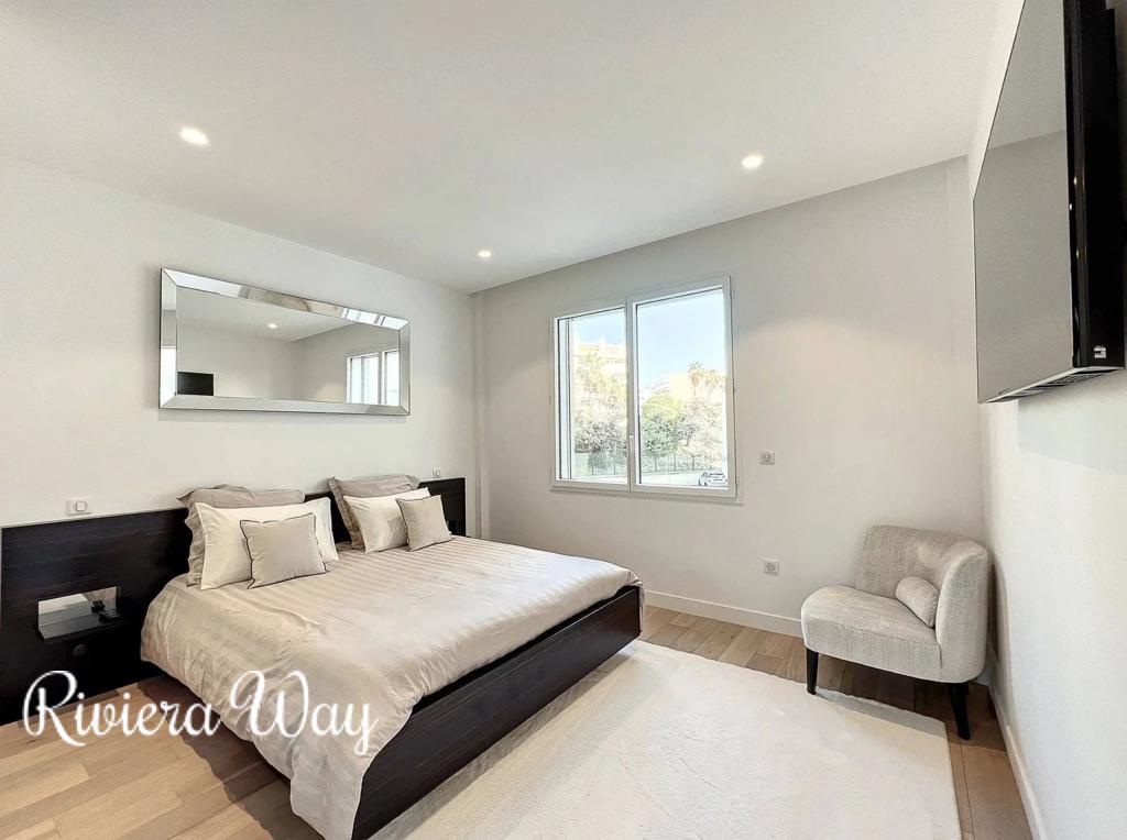 3 room apartment in Boulevard de la Croisette, photo #6, listing #105860370