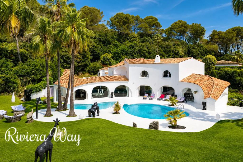 8 room villa in Mougins, photo #1, listing #105737898