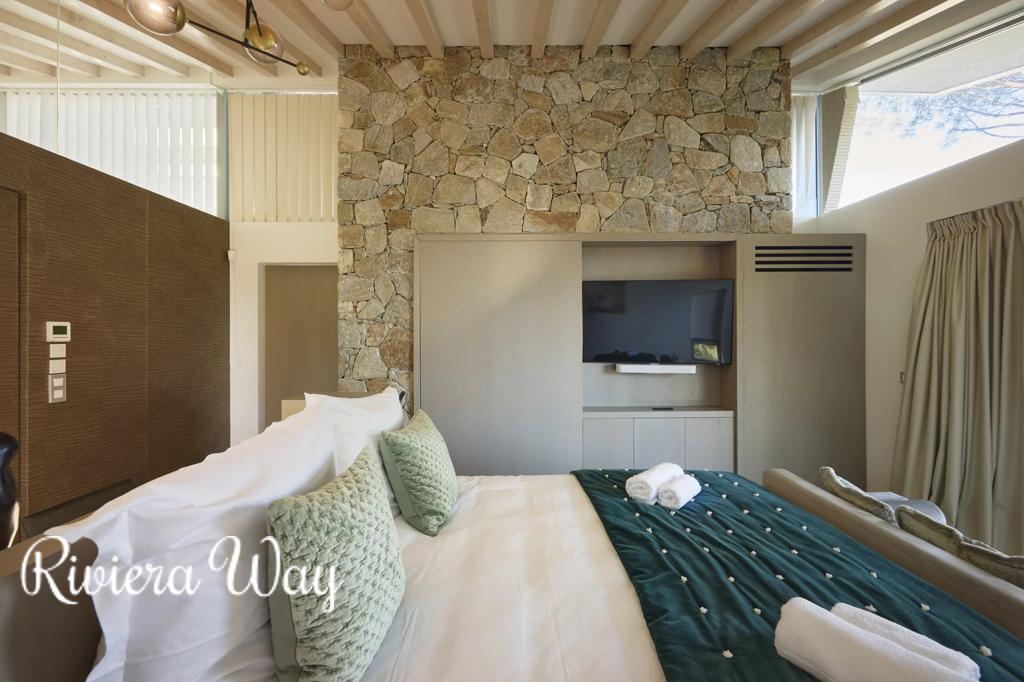 7 room villa in Saint-Tropez, photo #5, listing #98944860