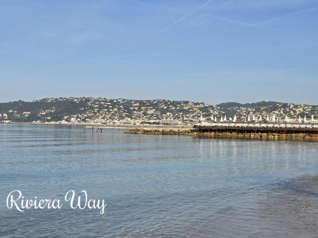 2 room apartment in Juan-les-Pins, photo #1, listing #101630886