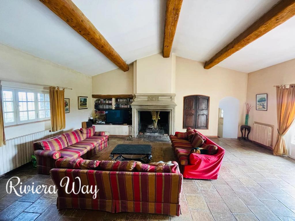 10 room villa in Le Muy, photo #2, listing #102830658
