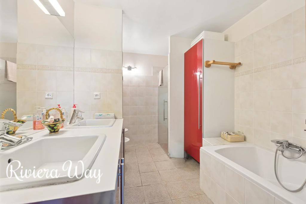 5 room villa in Mougins, photo #7, listing #106248324