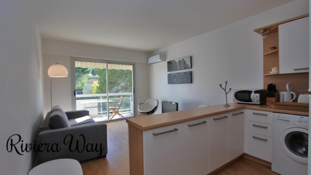 2 room apartment in Cap d'Antibes, photo #6, listing #79079868