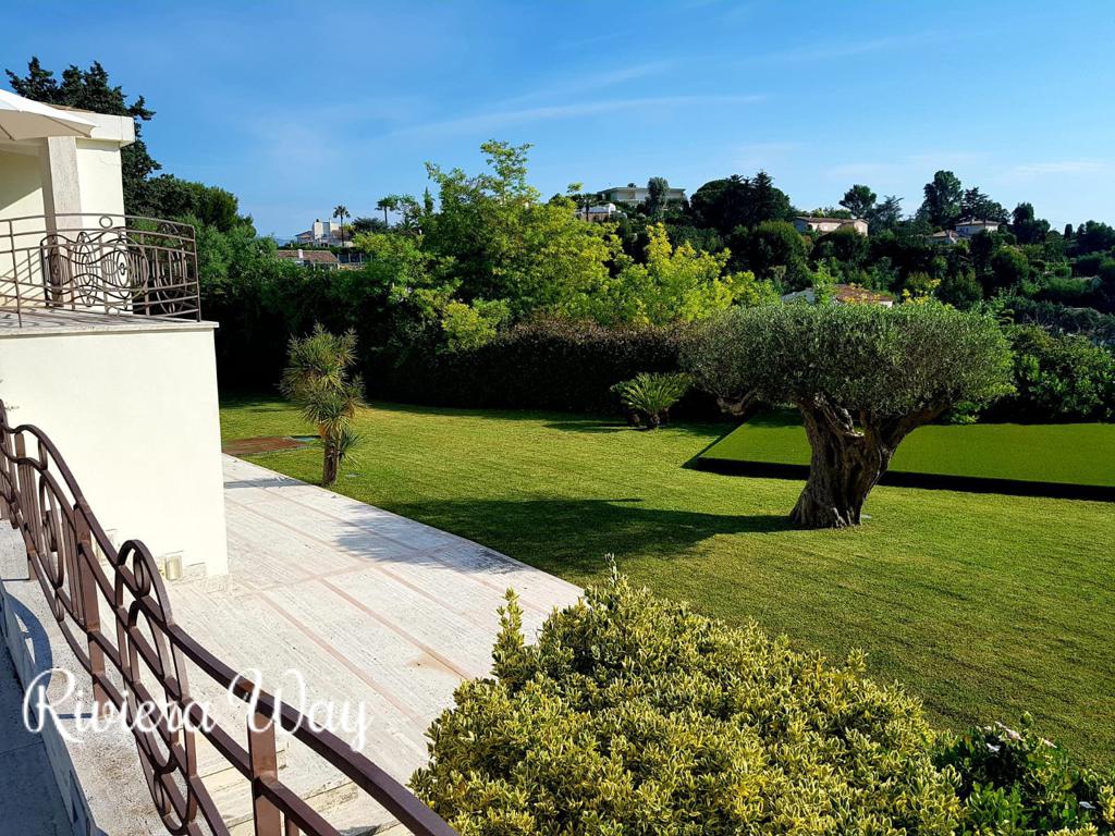 8 room villa in Cannes, photo #7, listing #83571768