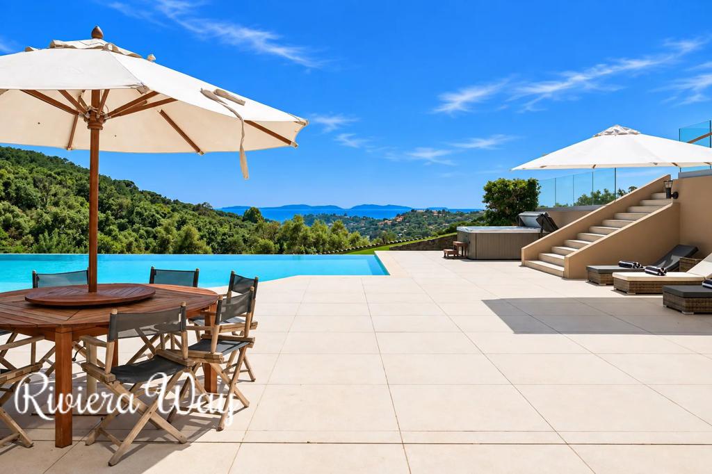 9 room villa in La Croix-Valmer, photo #3, listing #103323528