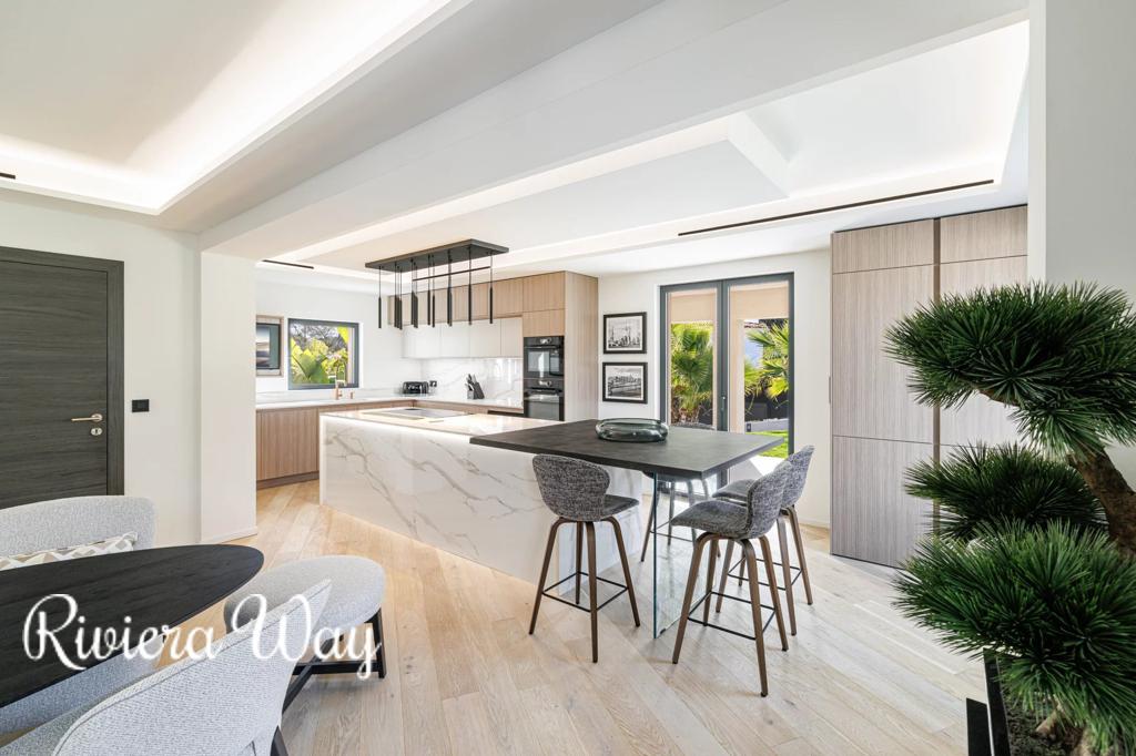 Villa in Mougins, photo #7, listing #105519414