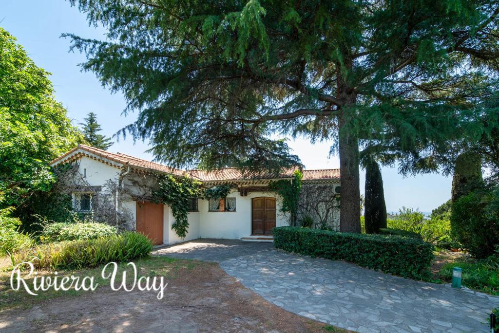 4 room villa in Cannes, photo #4, listing #106371216