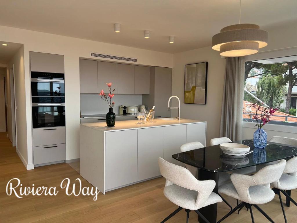 Apartment in Villefranche-sur-Mer, photo #8, listing #103975704