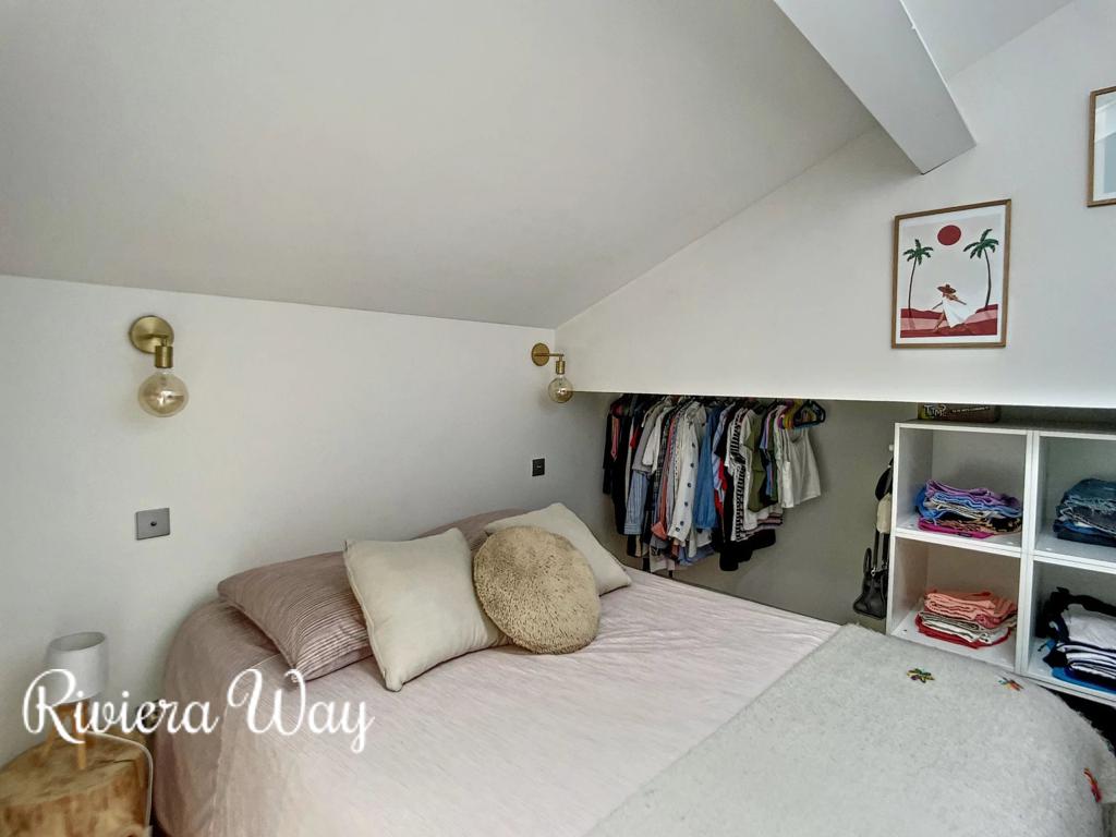 4 room villa in Cap d'Antibes, photo #9, listing #98652372