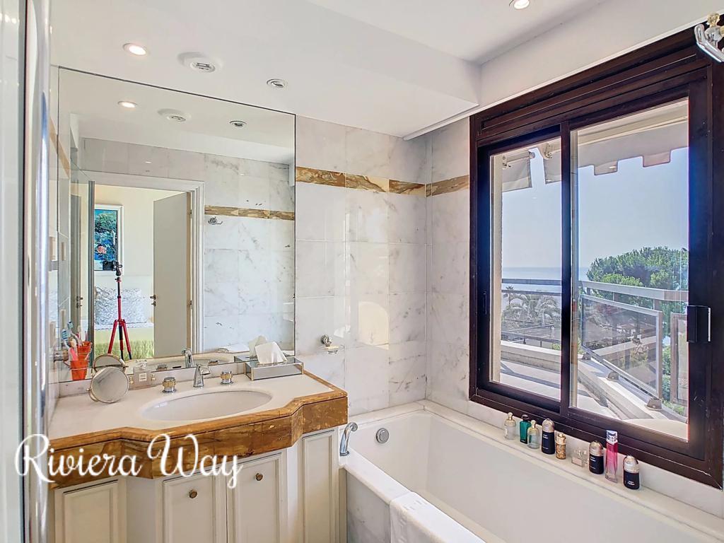 3 room apartment in Golf Juan, photo #7, listing #103614378
