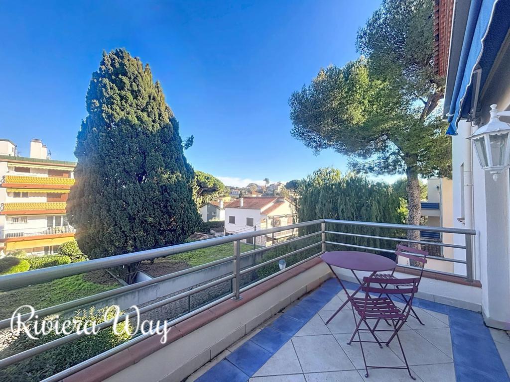 2 room apartment in Cap d'Antibes, photo #1, listing #104836704