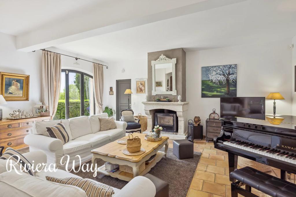 7 room villa in Tourrettes, photo #4, listing #102918270