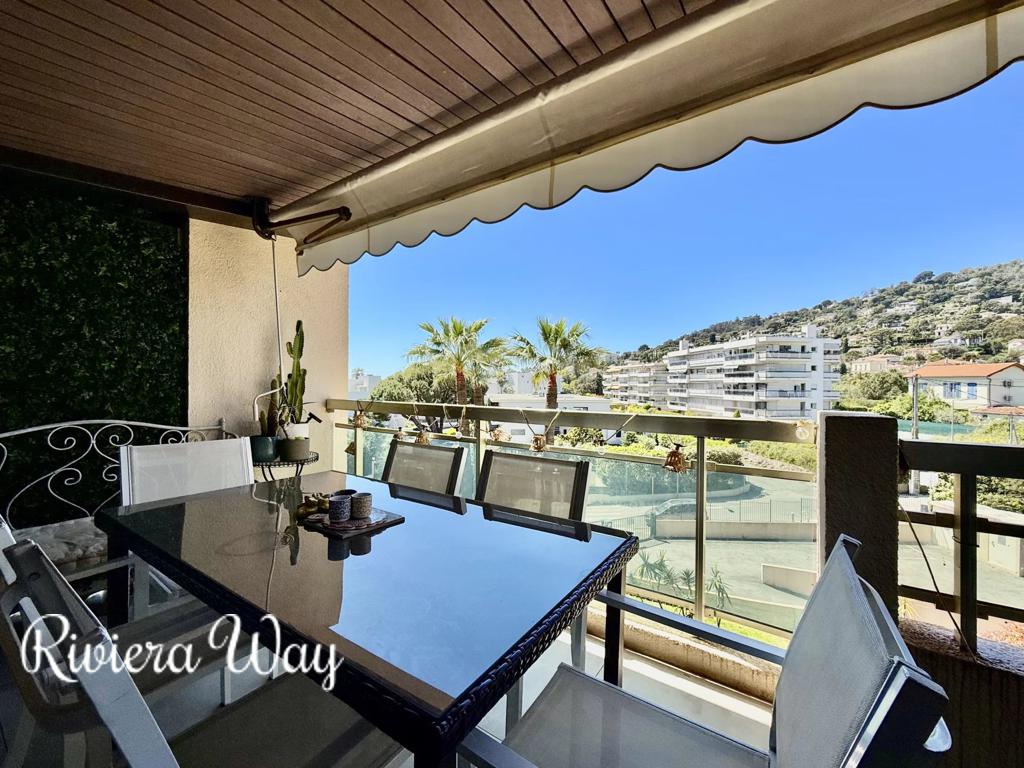 3 room apartment in Golf Juan, photo #5, listing #104342532