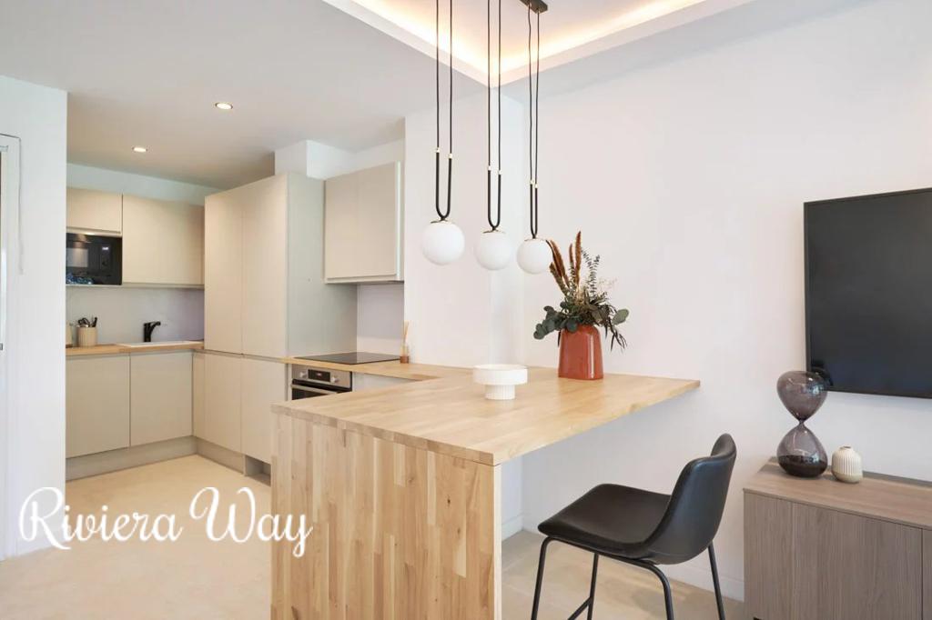 2 room apartment in Cannes, photo #4, listing #106636572