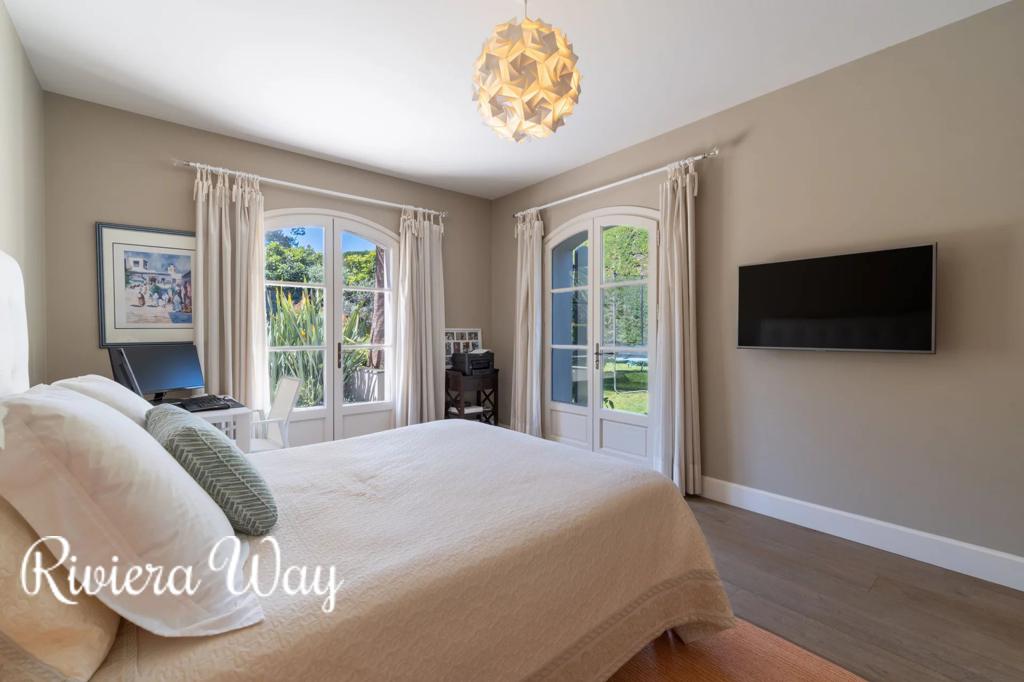6 room villa in Mougins, photo #10, listing #106328880