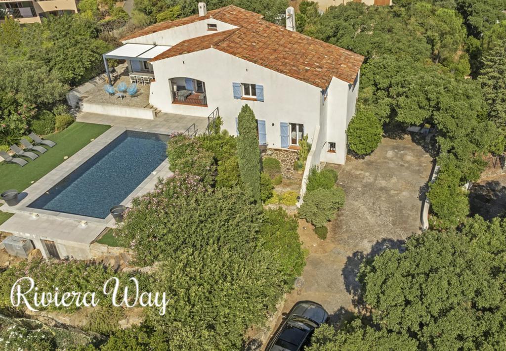 Villa in Cavalaire-sur-Mer, photo #2, listing #103906362