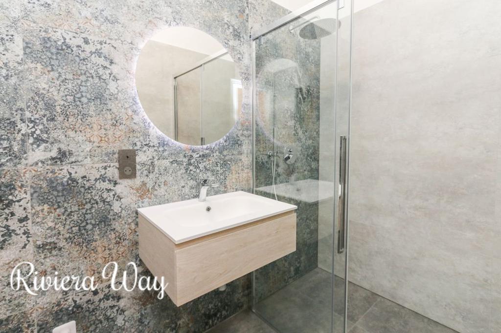 4 room apartment in Nice, 131 m², photo #1, listing #99250536