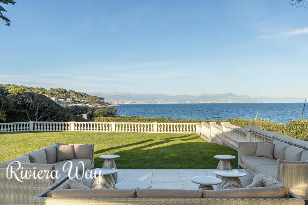 8 room villa in Cap d'Antibes, photo #3, listing #98994168