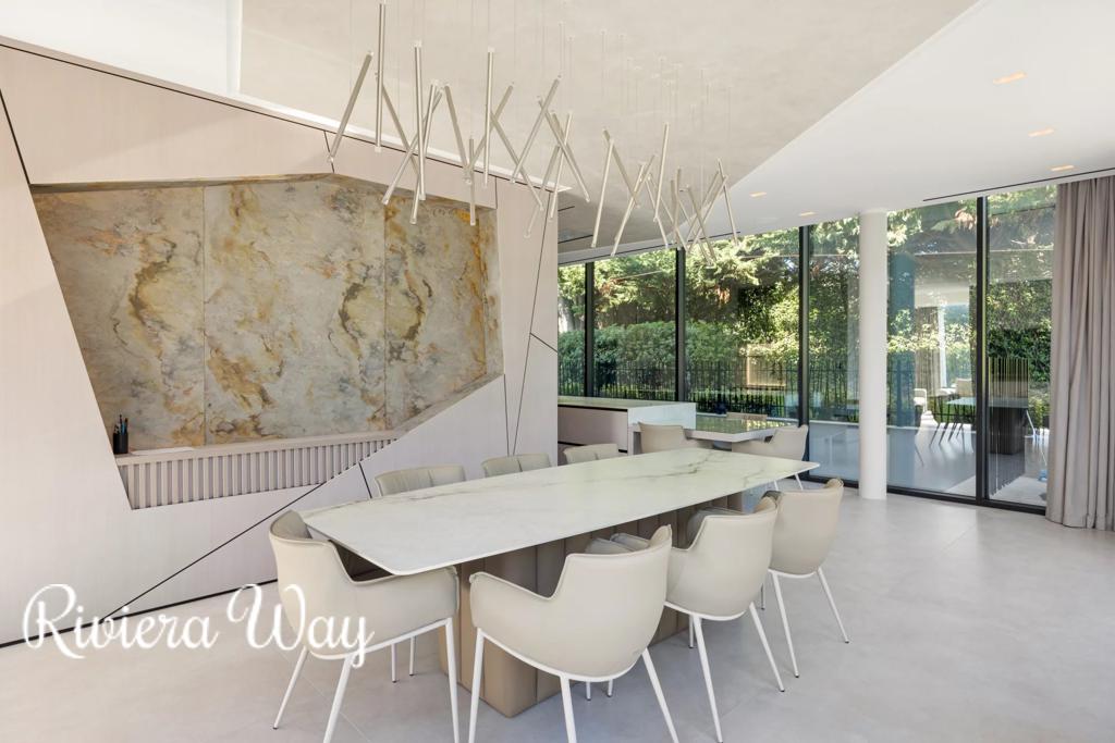10 room villa in Antibes, photo #5, listing #107040066