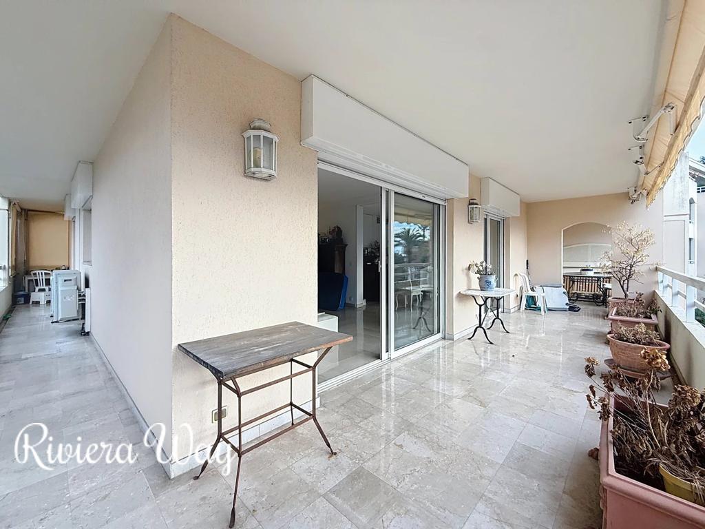4 room apartment in Le Cannet, photo #2, listing #106122324