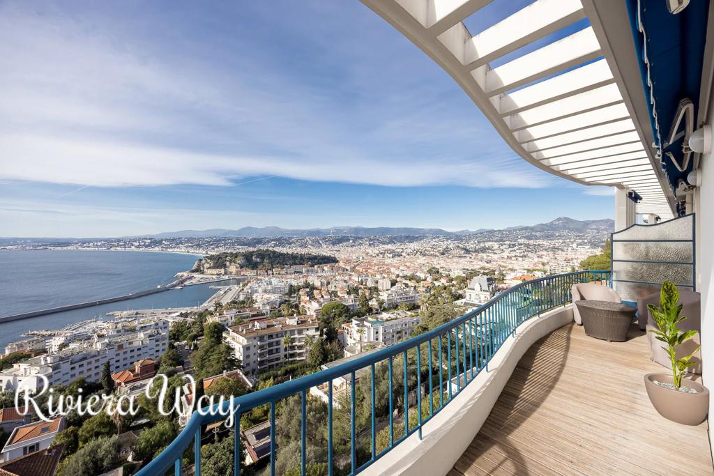 4 room apartment in Nice, 126 m², photo #1, listing #105539238