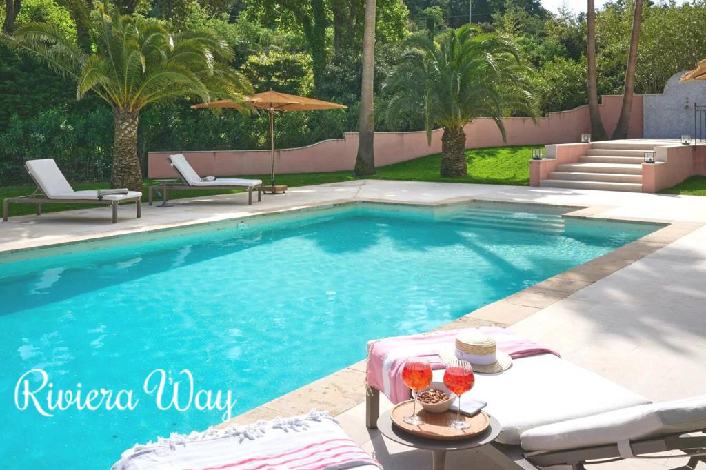 8 room villa in Grimaud, photo #4, listing #107145360