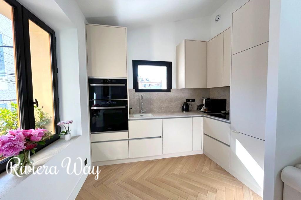 3 room apartment in Antibes, photo #4, listing #103435416