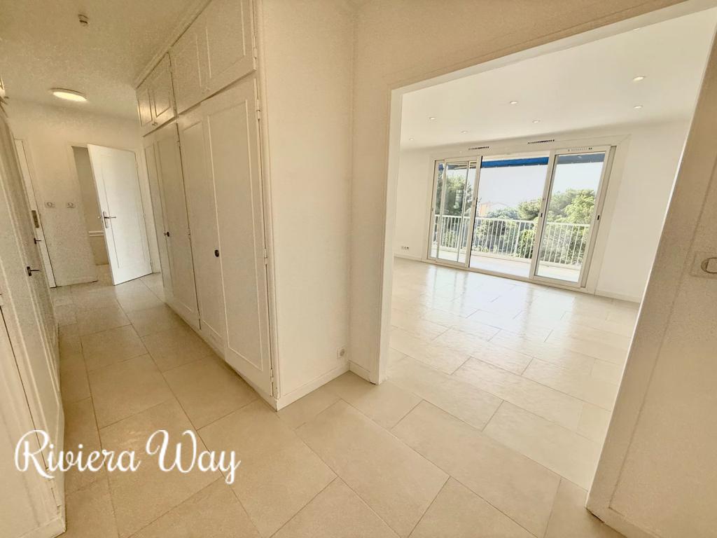 4 room apartment in Antibes, photo #9, listing #103061112
