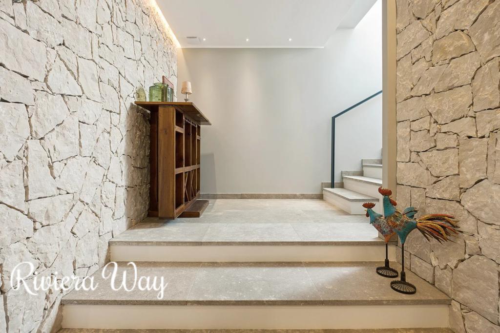 6 room villa in Chateauneuf-Grasse, photo #9, listing #107309790