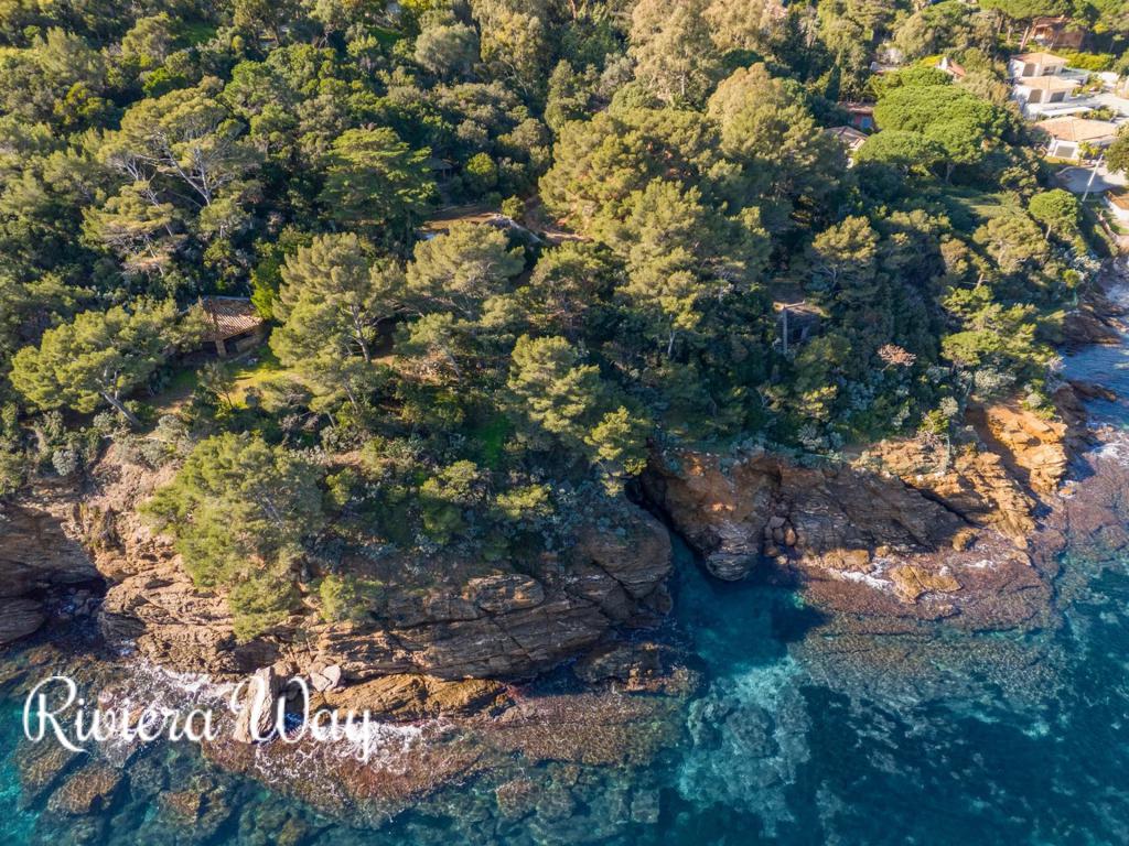 9 room villa in Le Lavandou, photo #9, listing #104480250