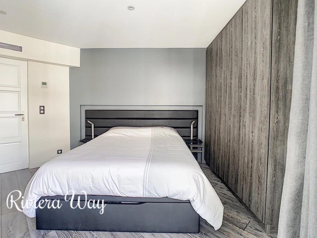 2 room apartment in Cannes, photo #10, listing #106464372
