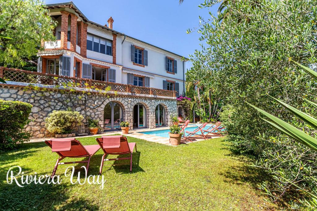 9 room villa in Cannes, photo #8, listing #101508624