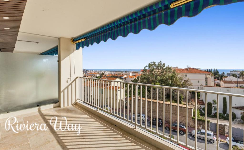 3 room apartment in Cannes, photo #8, listing #105628026