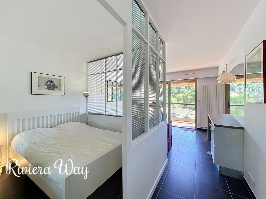 1 room apartment in Cap d'Antibes, photo #8, listing #107231418