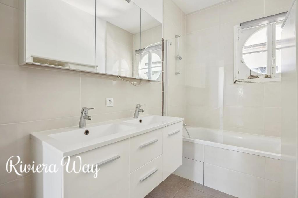 9 room villa in Cagnes-sur-Mer, photo #3, listing #103897500