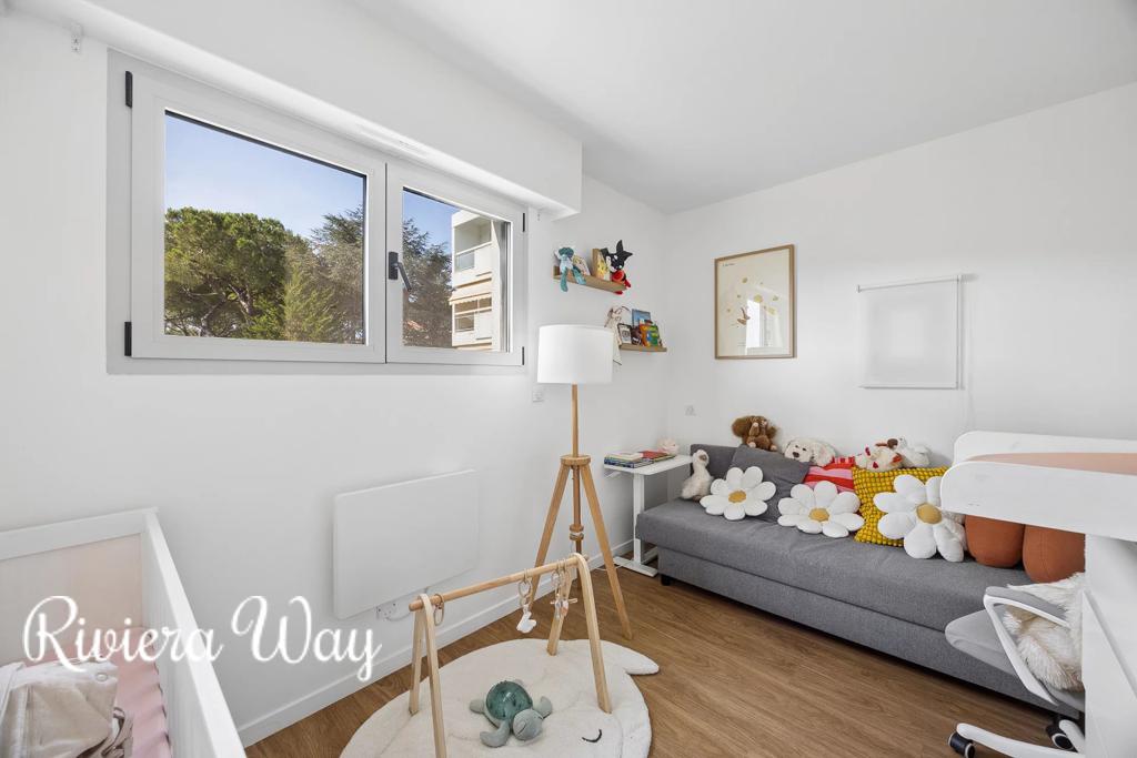 3 room apartment in Antibes, photo #10, listing #106488648