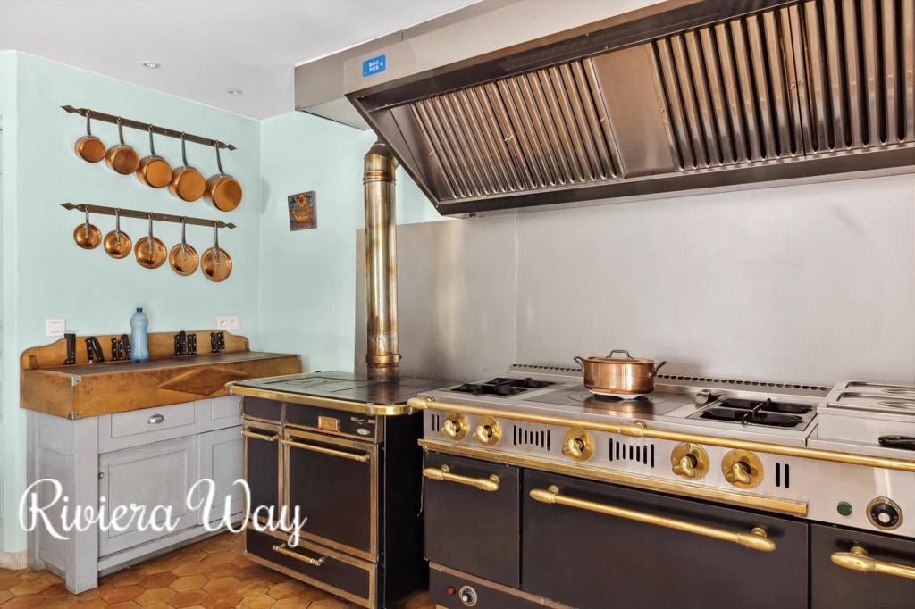 8 room villa in Lorgues, photo #8, listing #100353792