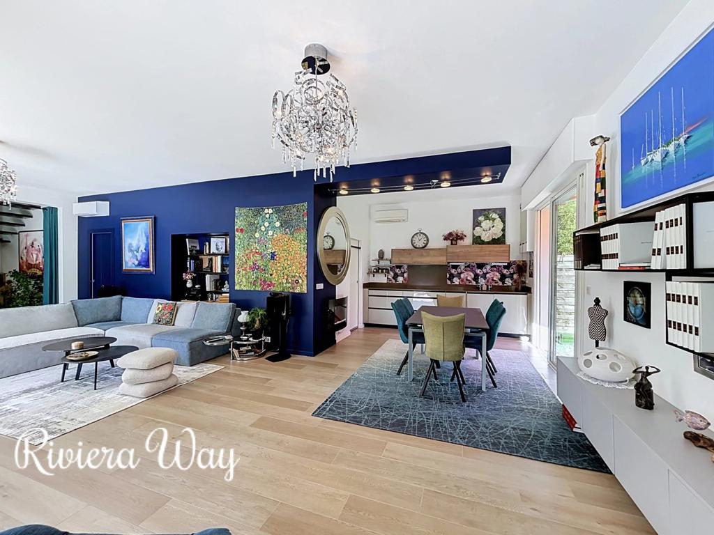 6 room villa in Cap d'Antibes, photo #8, listing #107118396